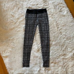 Black and white patterned leggings